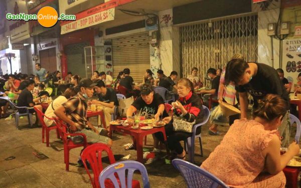 Cung cấp gạo cho các quán cơm tấm đêm