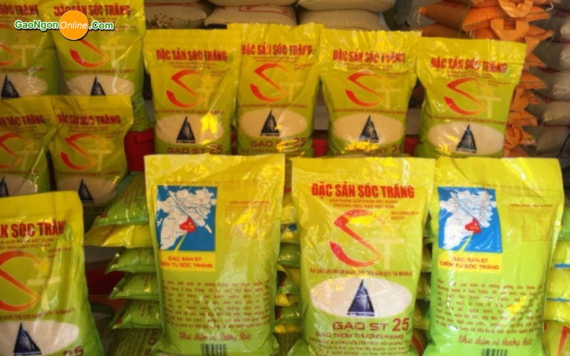 Gạo từ thiện đóng túi