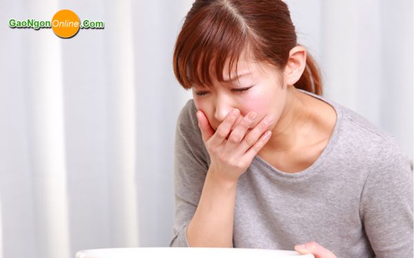 Các rủi ro đối với sức khỏe khi ăn gạo sống