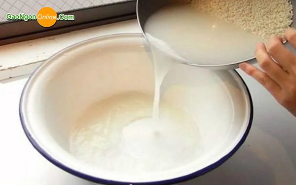 Rửa mặt bằng nước vo gạo