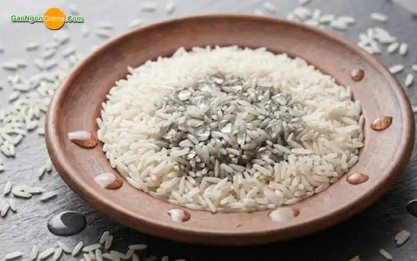 Gạo mới bị dính nước
