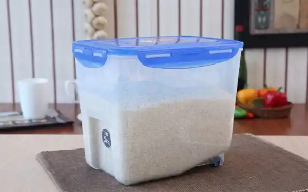 Đặt gạo ở nơi khô ráo, thoáng mát
